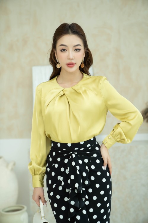 Sixdo Lime Gathered Neckline Silk Top (Áo nữ)